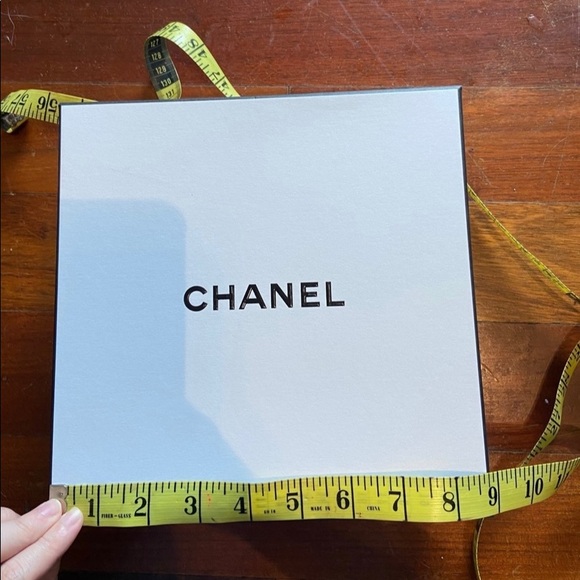 Chanel gift box - Picture 3 of 4